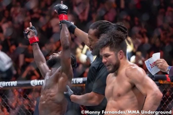 Ufc Results Aljamain Sterling Retains Belt After Razor Thin Split