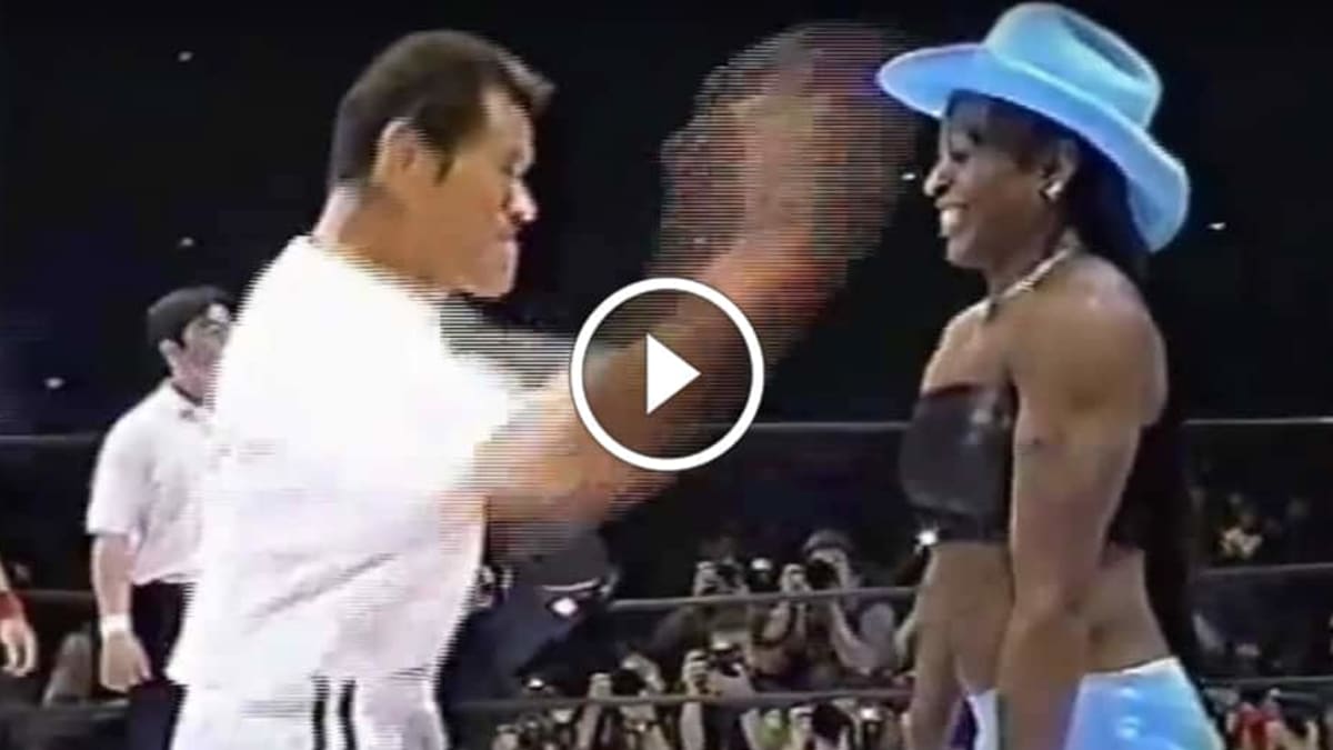 Fans line up to be slapped in face by wrestling legend - MMA Underground