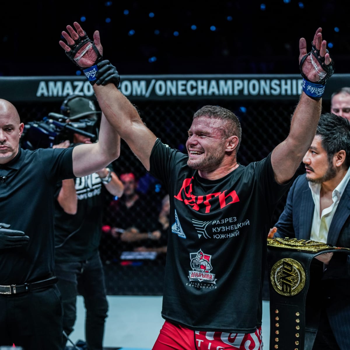 Anatoly Malykhin is 'making room for the real fight'!