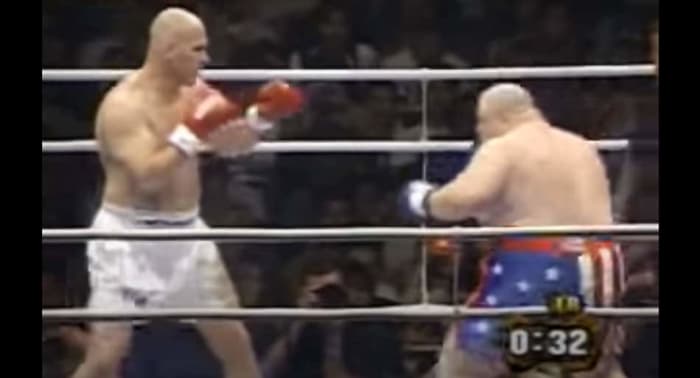 Butterbean fights kickboxing champion - ends brutally - MMA Underground