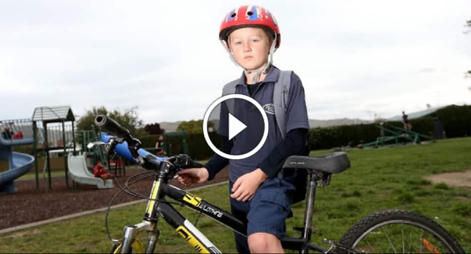 10-year-old uses jiu-jitsu to defend himself against bullies