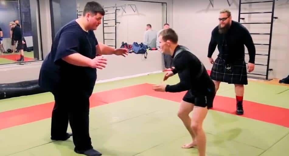 150 pound sambo and wrestling expert vs. 550 pound GIANT