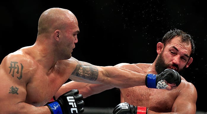 How a southpaw stance can set up a knockout