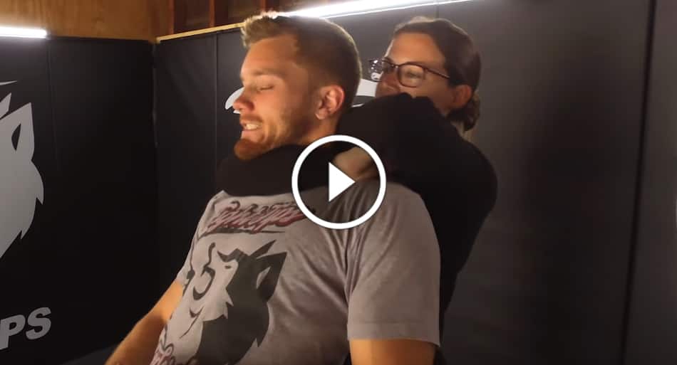 5 self defense moves EVERYONE should know