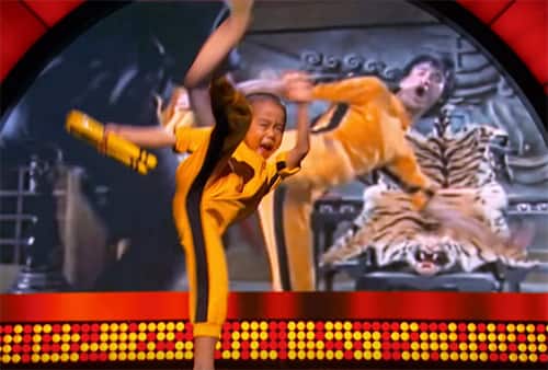 5 year old mimics Bruce Lee fight move for move