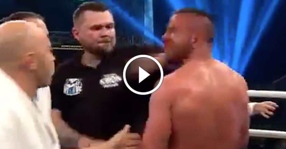 Boxer bites opponent, gets bare fist in face