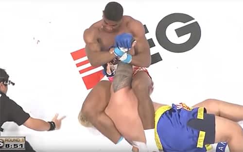 Alistair Overeem finishes Mark Hunt with crazy submission from the bottom