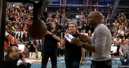 Anderson Silva tests his punching power