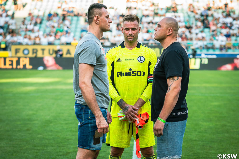 Former GLORY heavyweight star Arkadiusz Wrzosek set for MMA debut at KSW 73