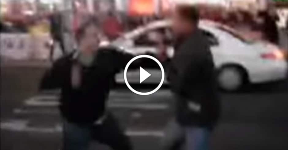 Guy beats up 3 guys for attacking his wife