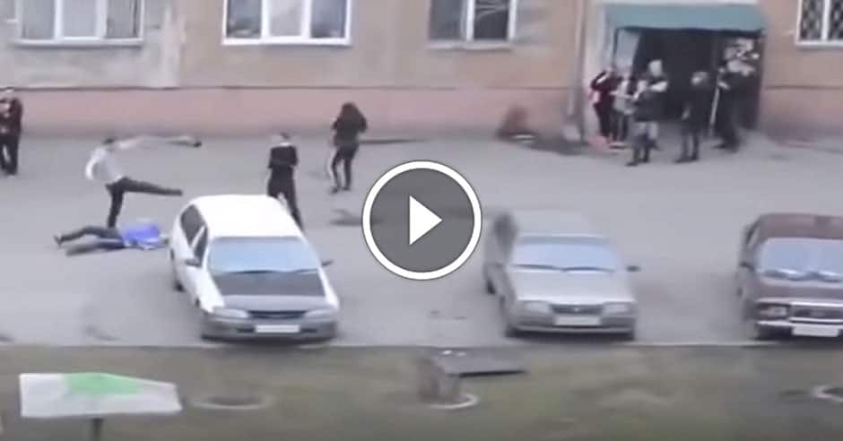 Guy forced to fight off multiple attackers