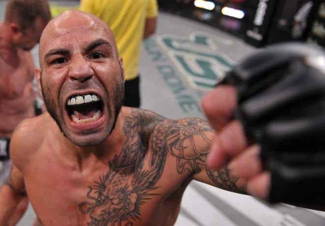 Saunders explains why he’s not on UFC roster
