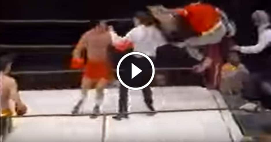 Crazy brawl ensues after cheap shot during boxing match