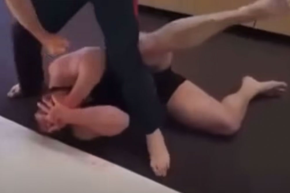 Bodybuilder vs. Jiu-Jitsu coach ends in VICIOUS old school beat down
