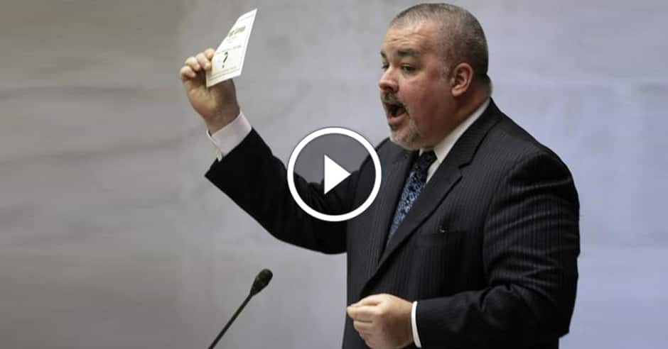 NY pol favorably compares MMA to gay porn