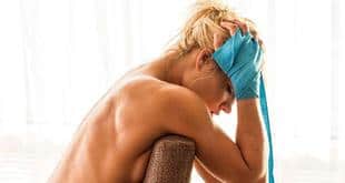 Street magician tricks BKFC’s Felice Herrig into flashing her bare bottom