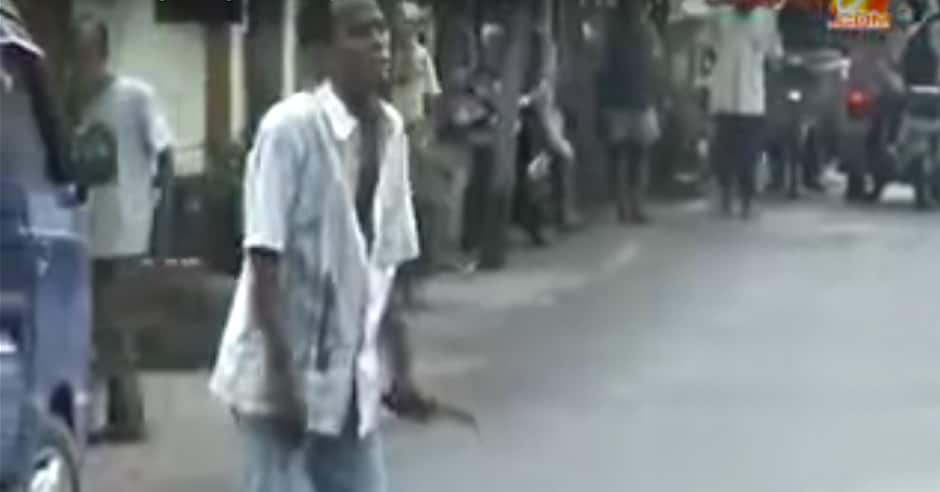 Heroic cop in Indonesia disarms man with huge knife