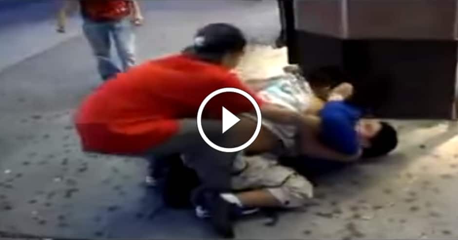Guy breaking up fight runs into problem – solves it brutally