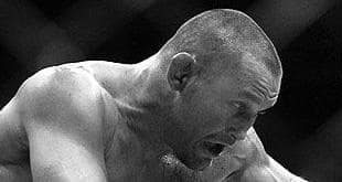 Hendo’s knee injured 3 weeks ago, will get another title shot