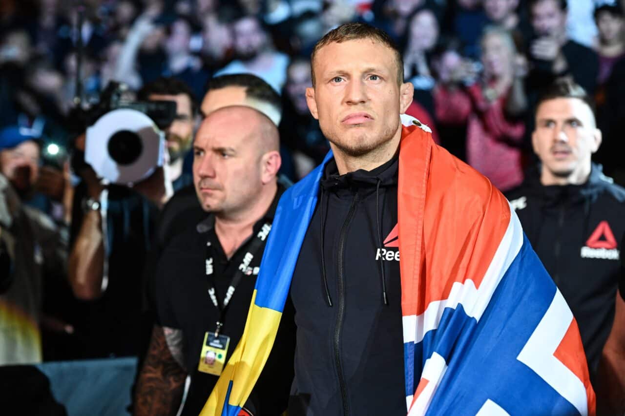 Hermansson beats Shahbazyan by decision with dominant ground-and-pound at UFC Vegas 27