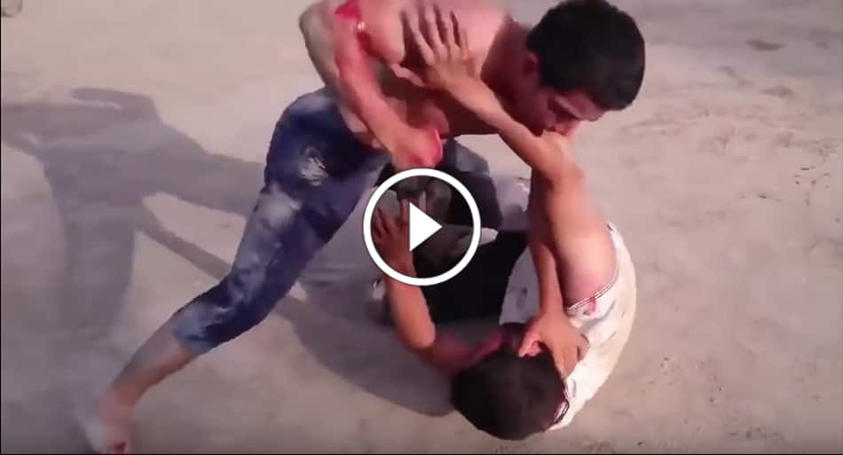 Jiu-Jitsu skills on display in bloody street fight