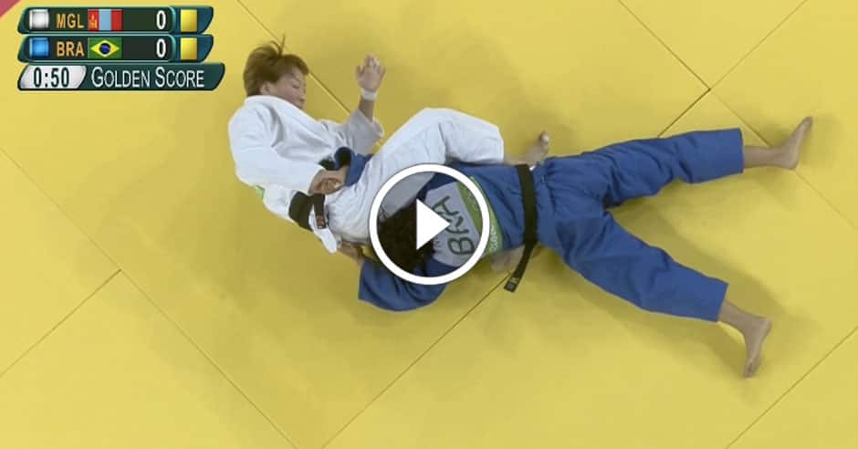 WATCH: Failed attempt to rob a Judo champion’s car ends with street fight knockouts for 2 men