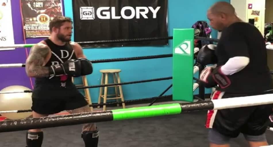 Keyboard warrior shows up to MMA gym after challenging two MMA fighters online