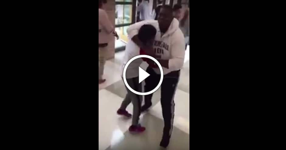 Kid throws huge student then ends fight the smart way