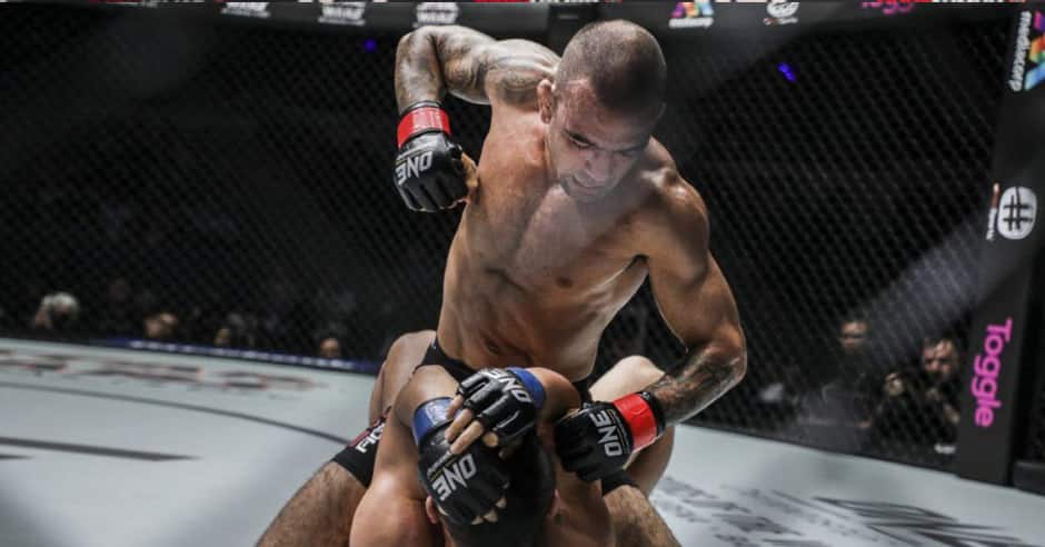 How to use the cage in MMA