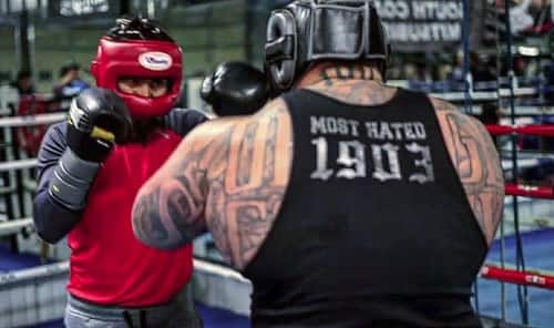 Lightweight boxer Mikey Garcia lights up 300+lb BEHEMOTH in sparring