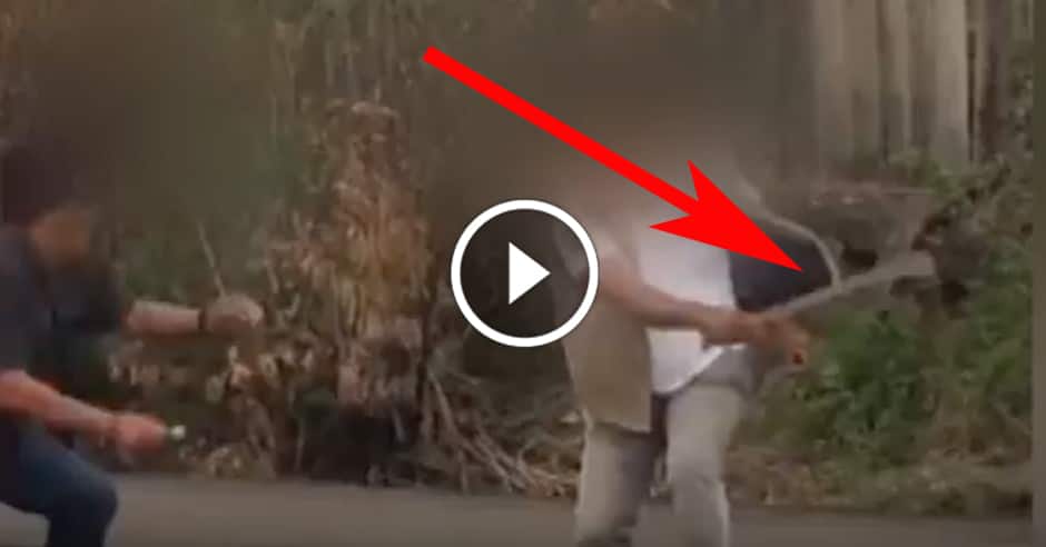 Crazy box cutter vs. machete fight in Mauritius