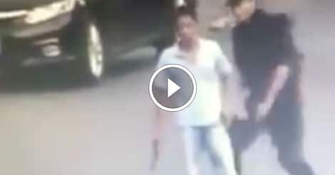 Martial arts master’s Chi vs. RAZOR SHARP machete