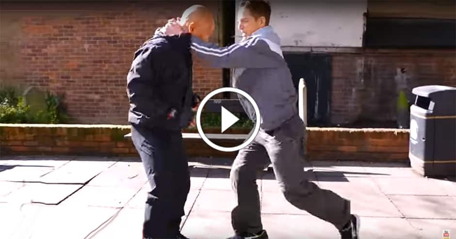 Master Wong shows a simple way to defend knees from the clinch