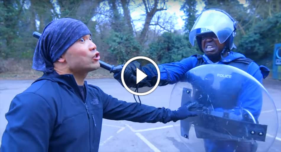 Master Wong shows how to defend against … a rouge riot cop