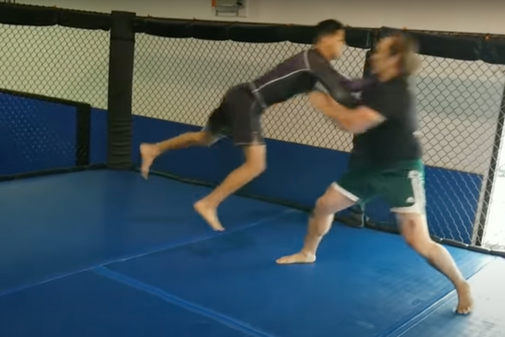 BJJ purple belt takes on MASSIVE 250lb bodybuilder