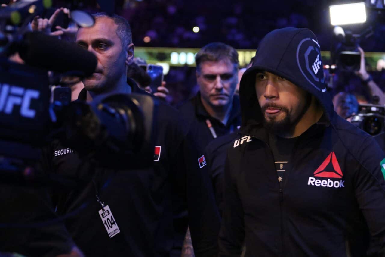 Former UFC middleweight champ explains how Robert Whittaker can beat Israel Adesanya at UFC 271