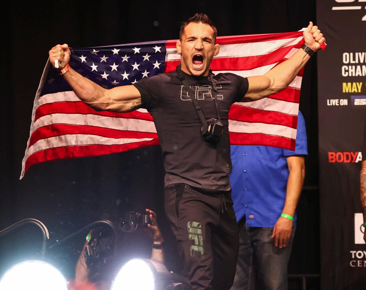 Charles Oliveira isn’t interested in the opinions of retired fighters like Khabib Nurmagomedov