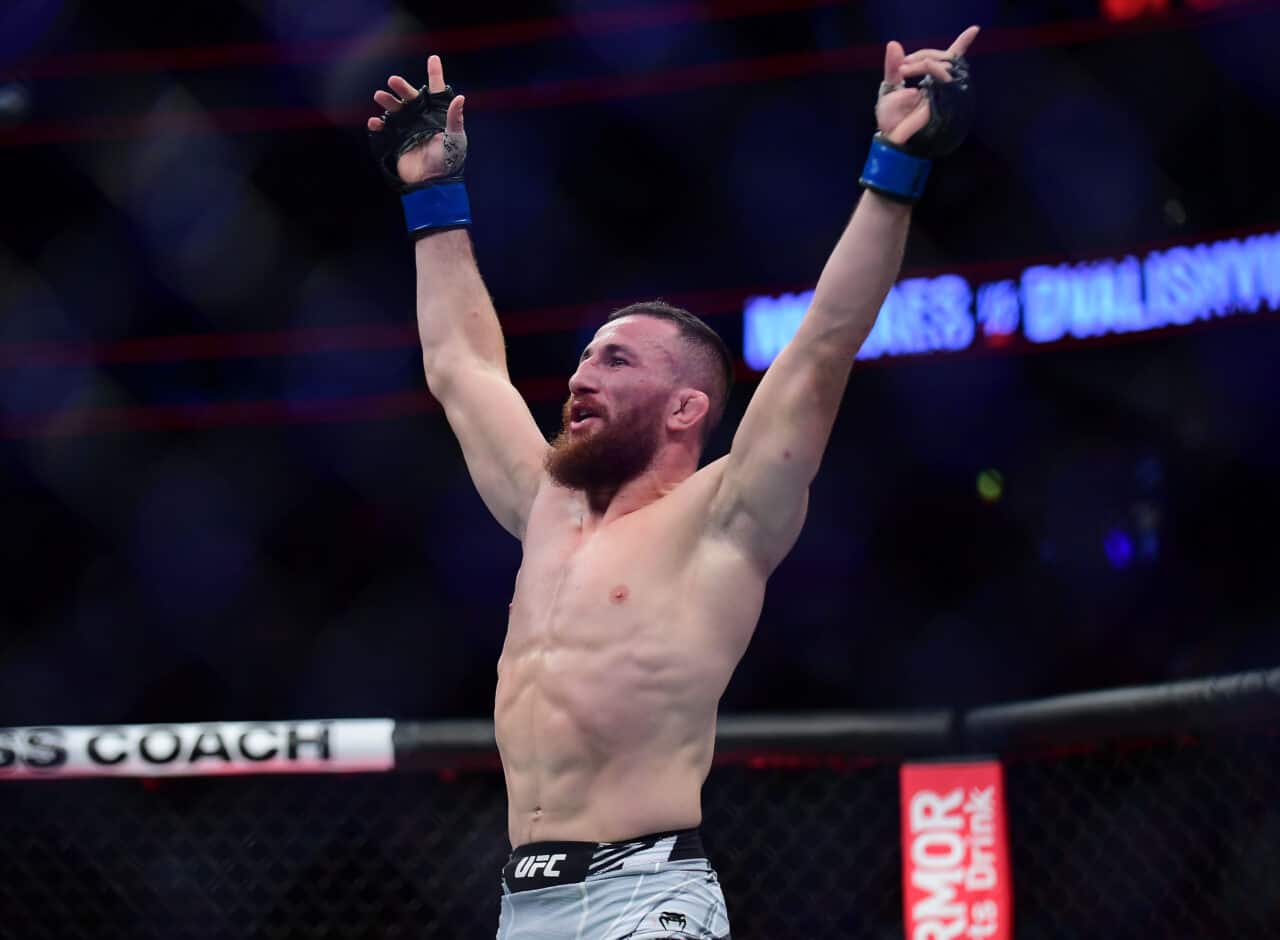 WATCH: Merab Dvalishvili shows cement chin, then mauls Marlon Moraes at UFC 266