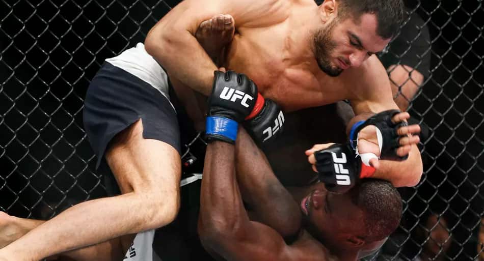 Mousasi TKOs Hall in rematch