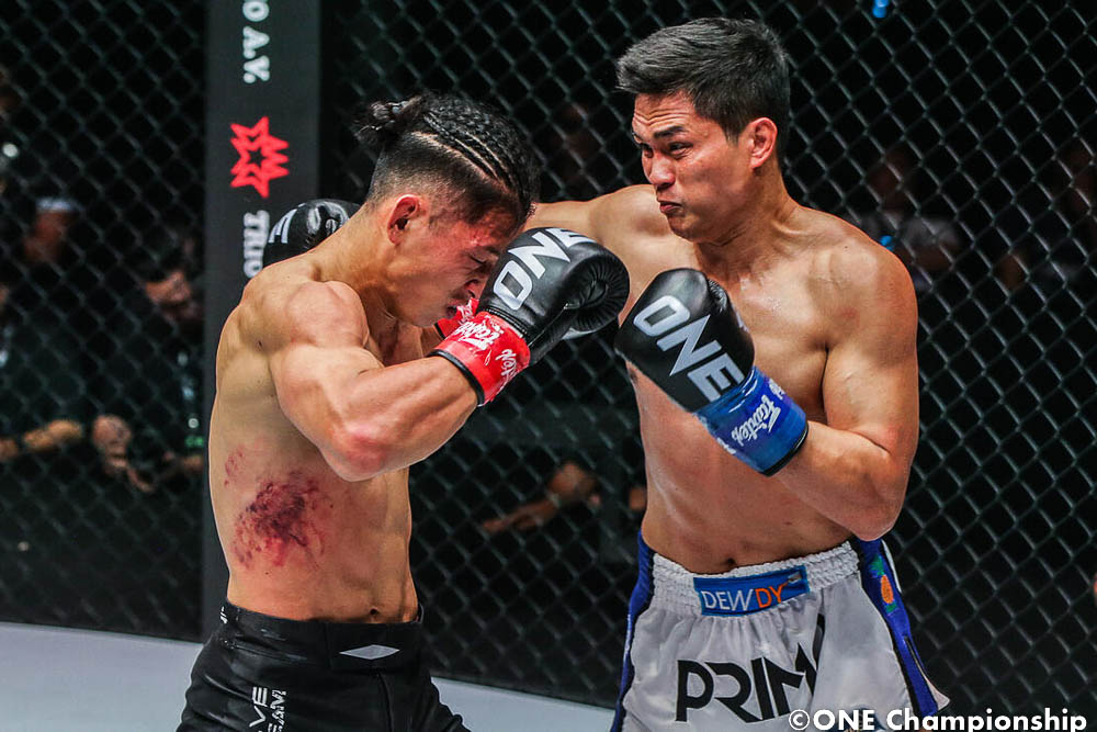 ONE 163 results: Petchtanong Petchfergus shocks Hiroki Akimoto to capture bantamweight kickboxing world title