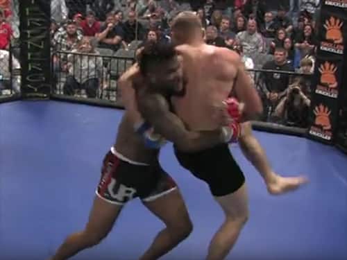 Rare submission ends this MMA fight painfully