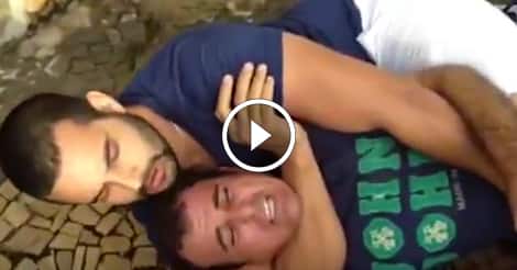 Armed drug dealer robs elderly woman, choked by fighter