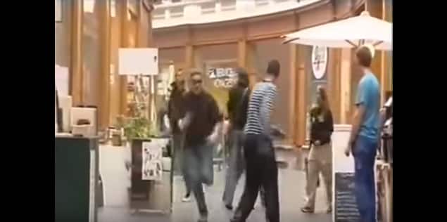 Prank goes wrong – Innocent bystander trained in Taekwondo