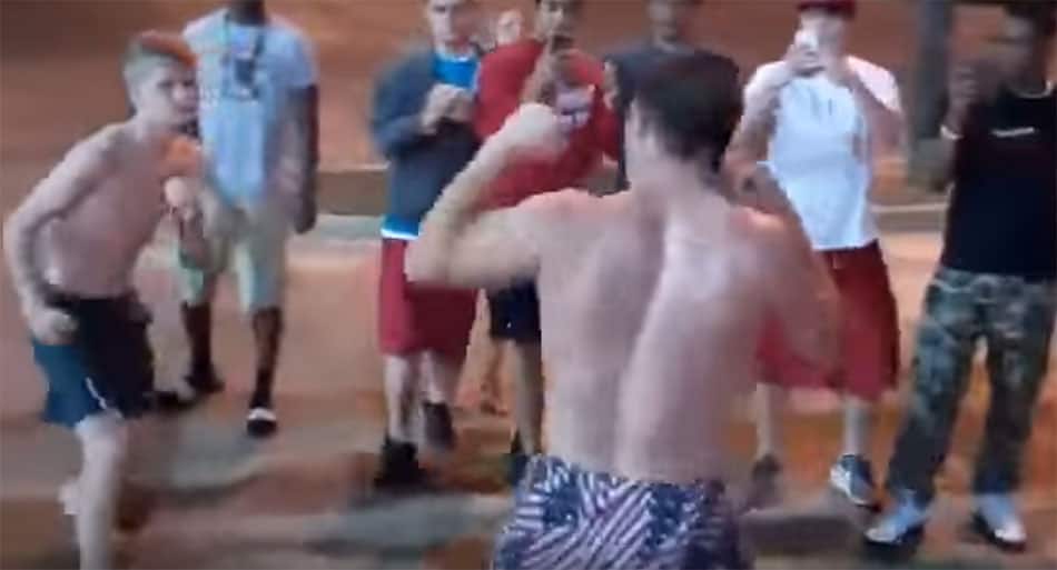 Skilled skinny kid destroys town bully