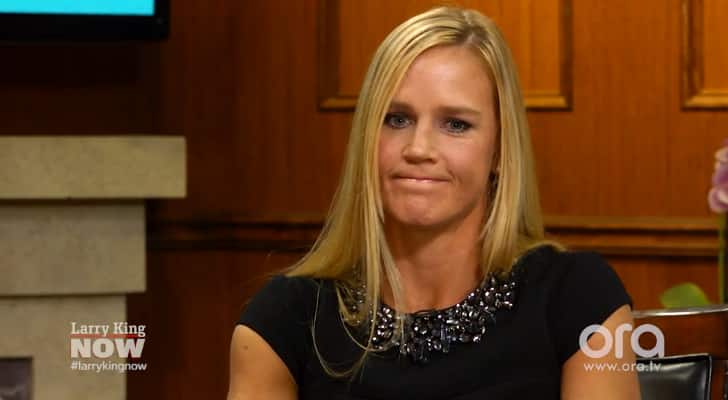 Holly Holm plays ‘If You Only Knew’