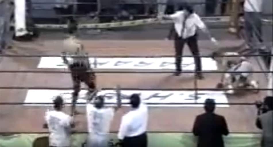 Referee tells fighter to soccer kick KO’d opponent – WTF?