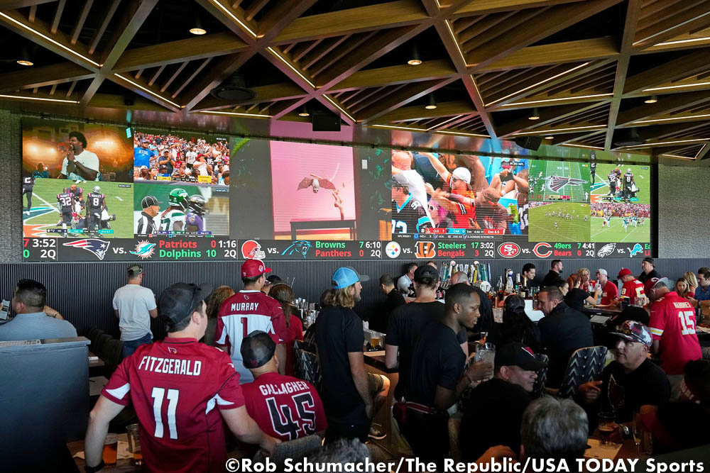 Sports Illustrated Notebook: Ontario enforces ban on UFC betting as suspicion grows