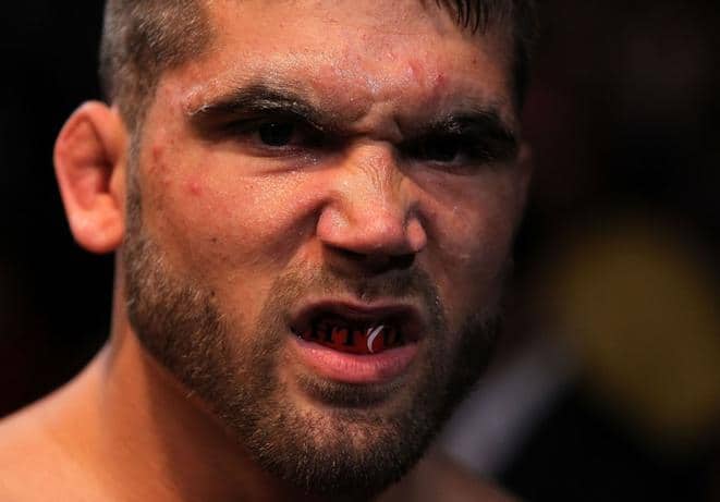 Stephens: Oliveira has a weak chin