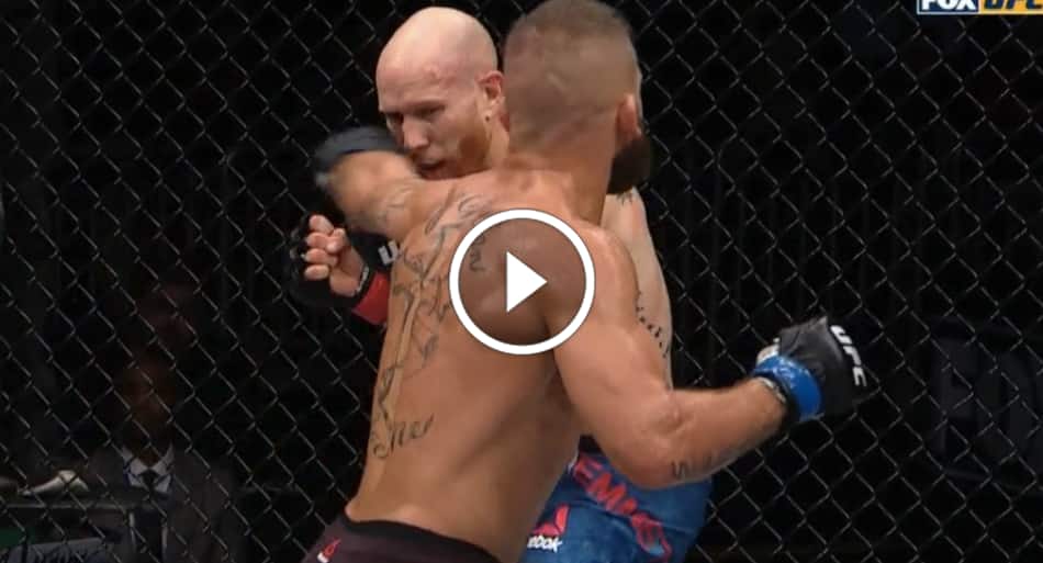 Stephens knocks out Emmett in the second round