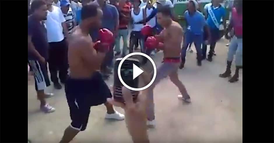 Street boxing fight ends with glorious shot